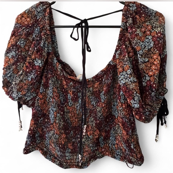 Free People floral back on top crop  Puff Sleeve top size small - Picture 5 of 5